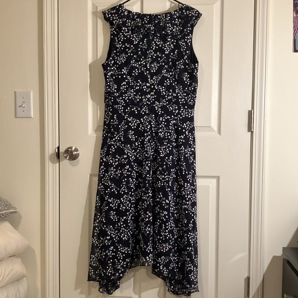 Sleeveless ruffle dress by Jessica Howard - Picture 5 of 7